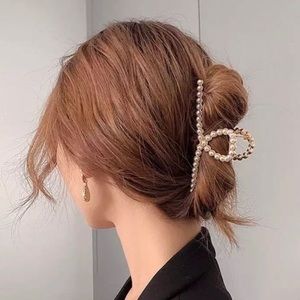Chic Faux Pearl Metal Hair Shark Claw Clip